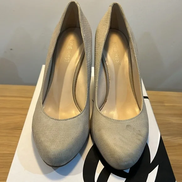Nine West beige wedge pump - Picture 2 of 6